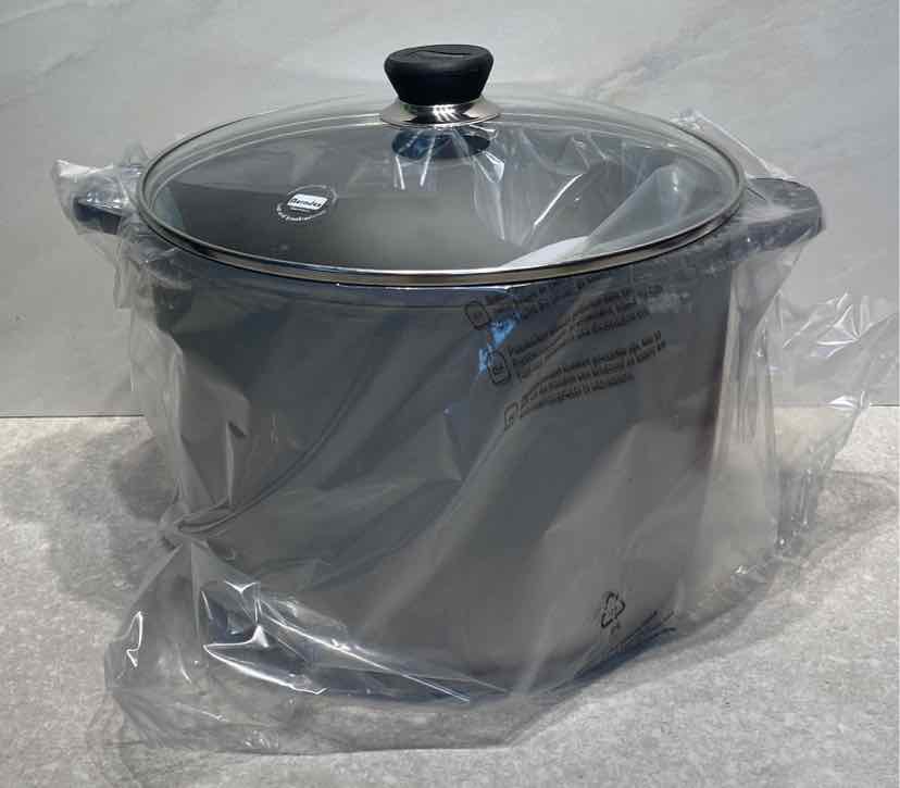 Signocast Stock Pot Retails $169