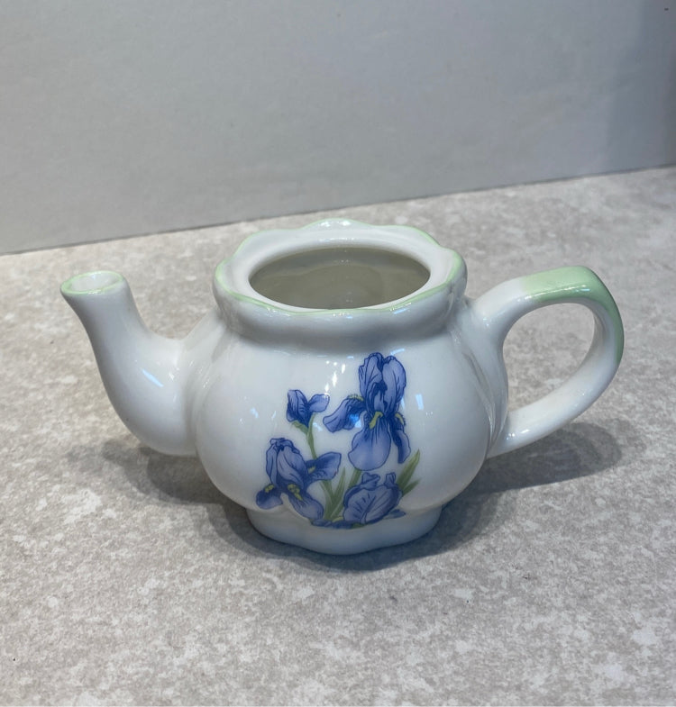 Mini Tea Set in Basket