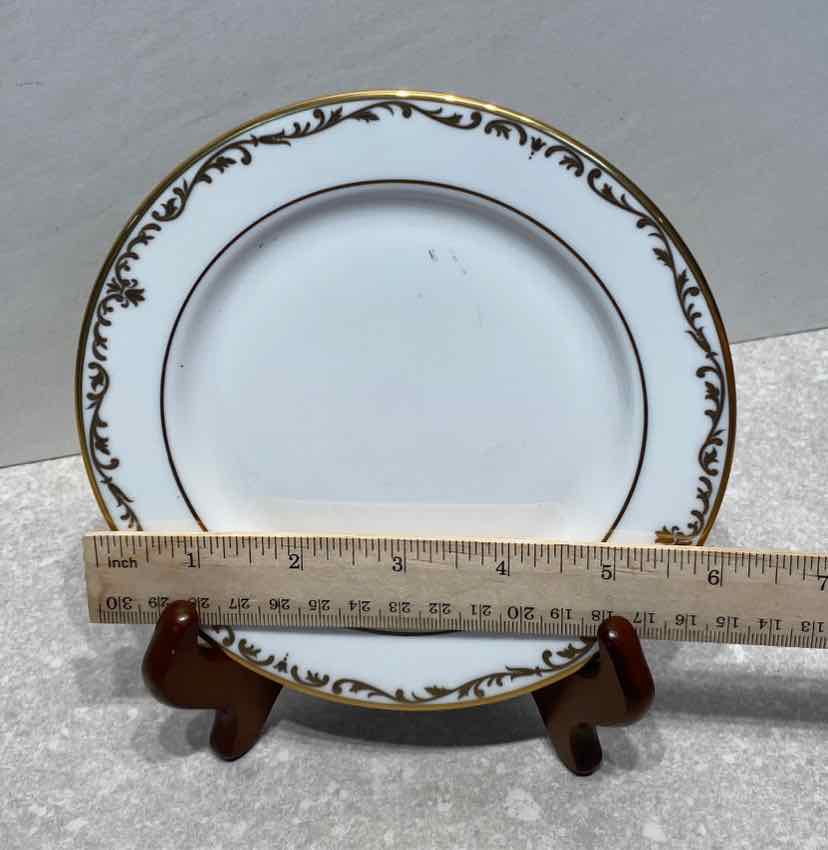 Set of 4 Lenox Plates