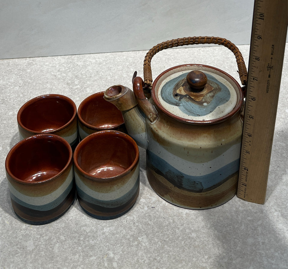 Teapot and 4 Cups