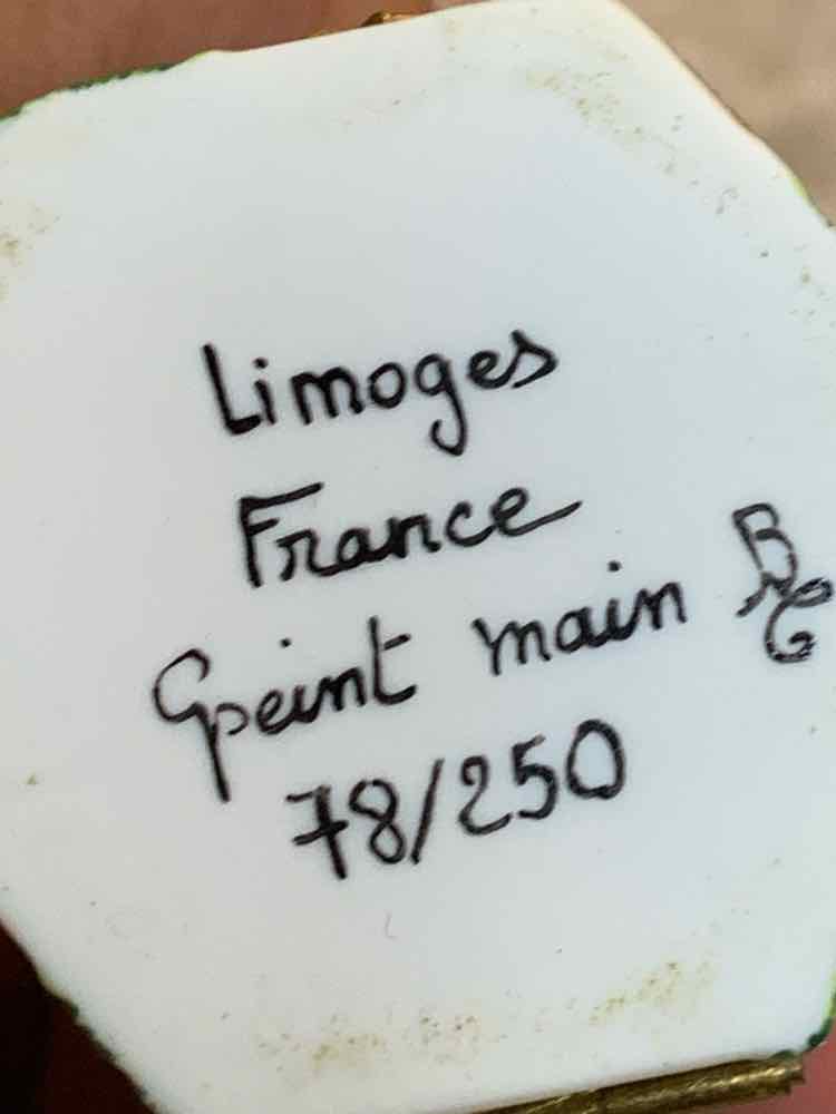 Peint Mein Wedding Gazebo Trinket - as is