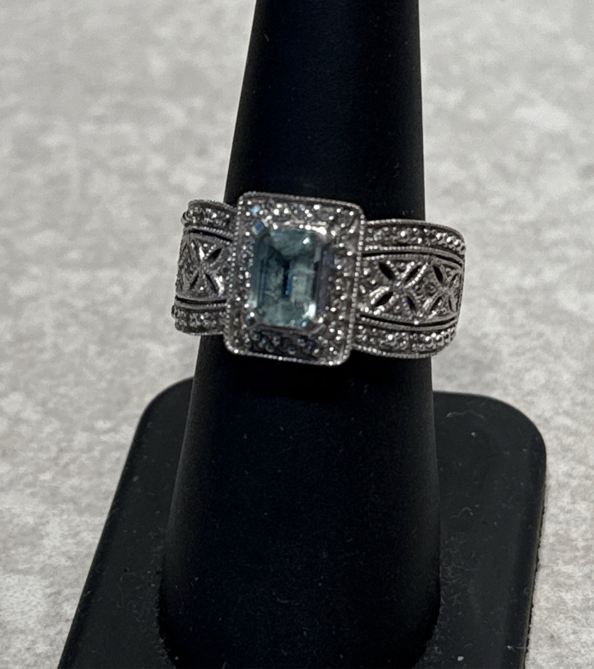 14K Aquamarine Ring