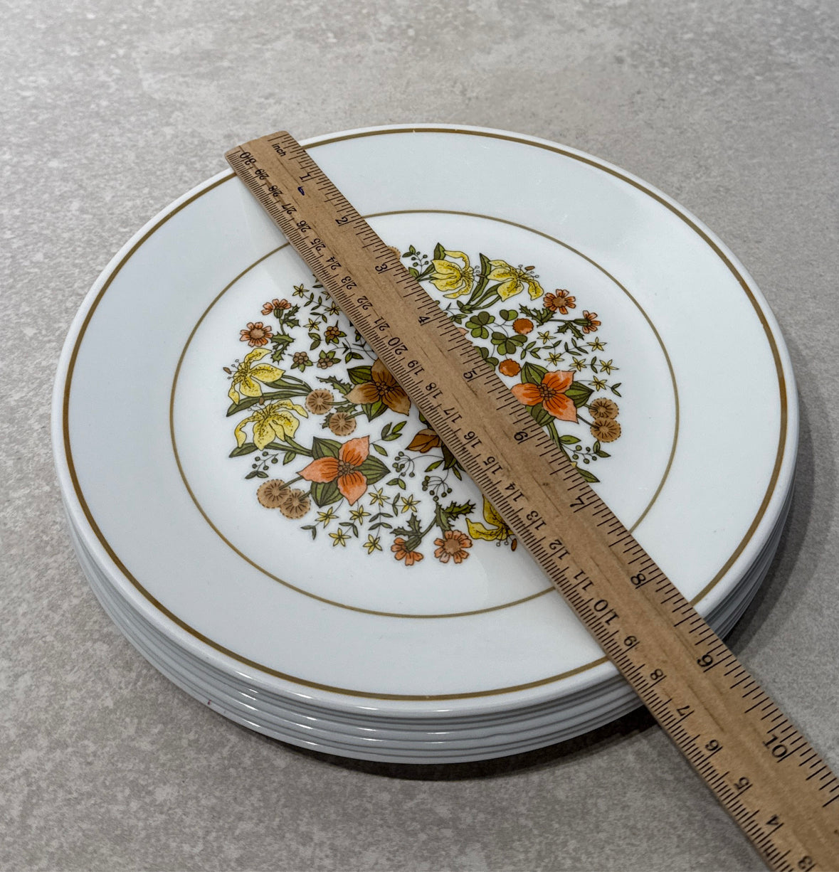 Set of 7 Corelle Plates