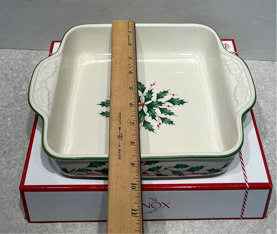 Lenox Holiday Square Baker