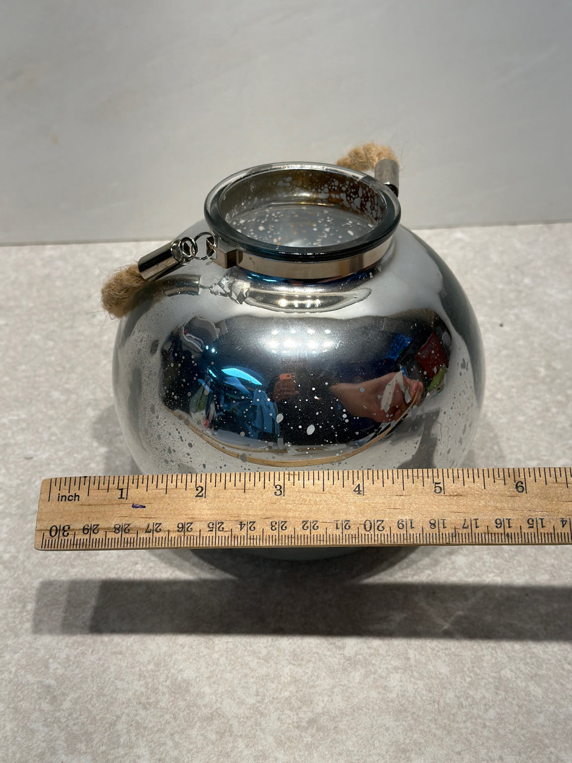 Candleholder