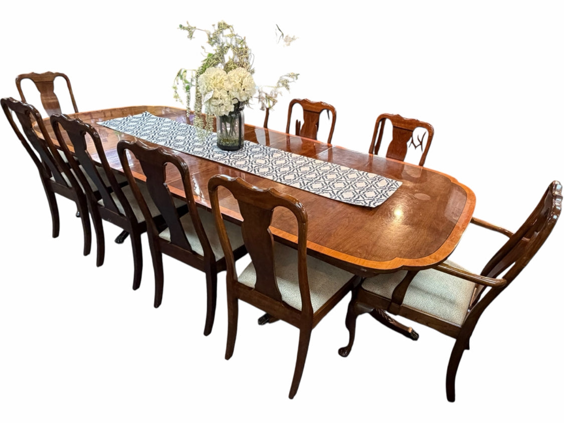 Stickley Table and 10 Chairs (4 Leafs)
