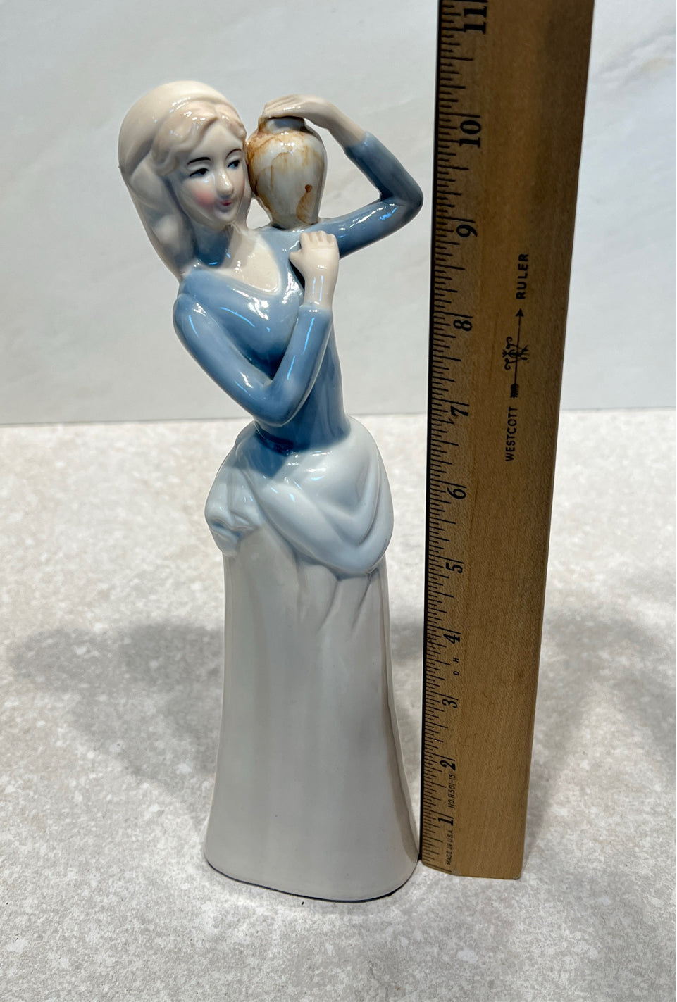 Figurine