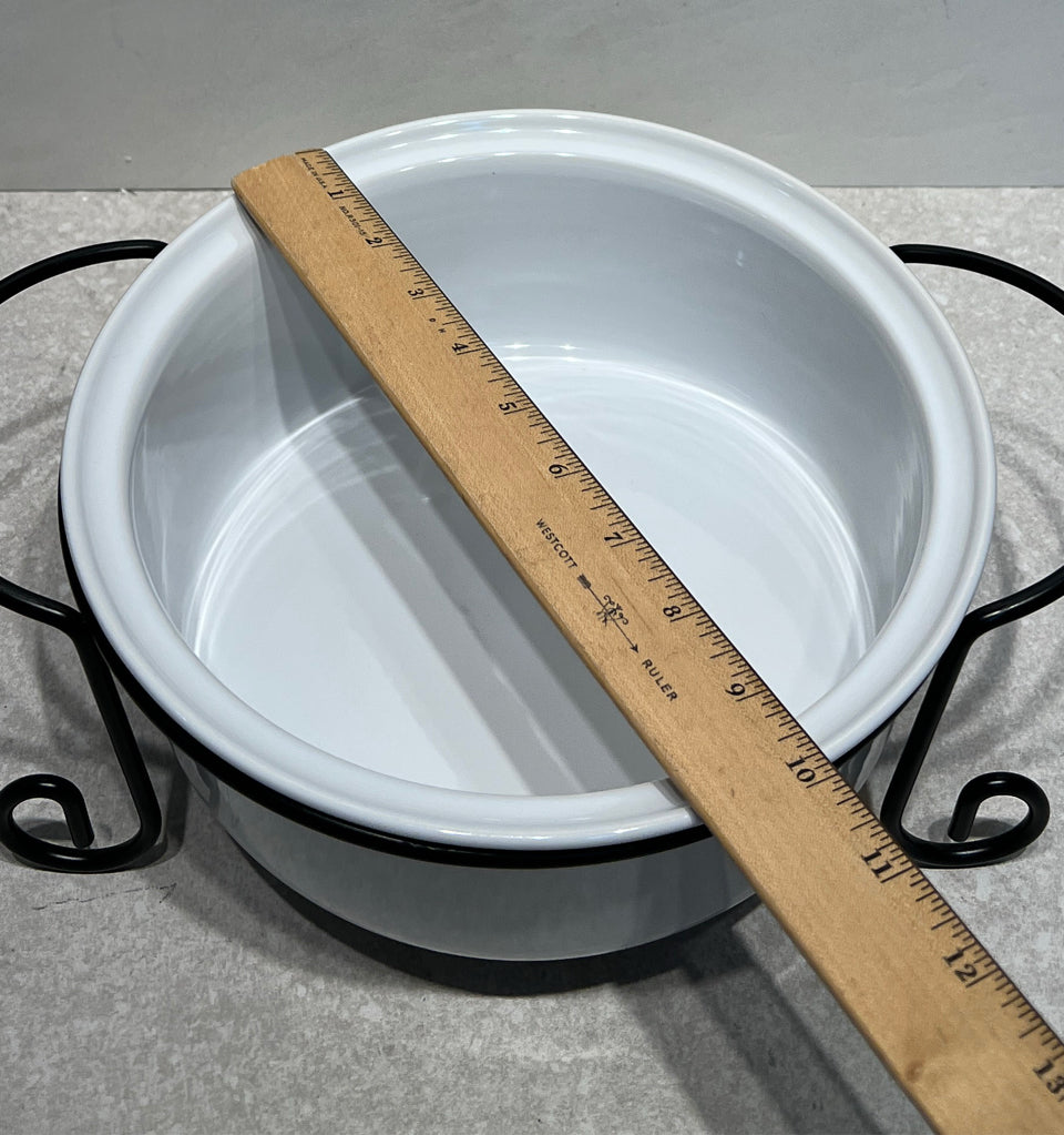 Covered Bowl on stand