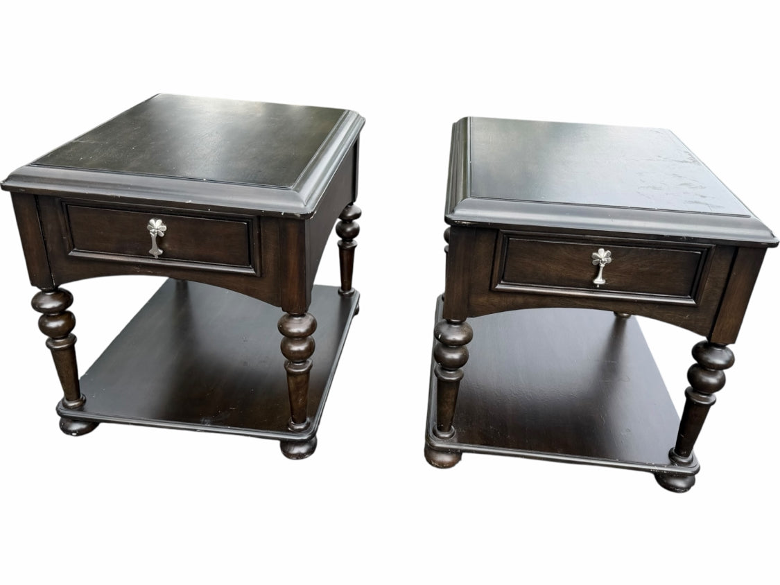 Set of 2 End Tables