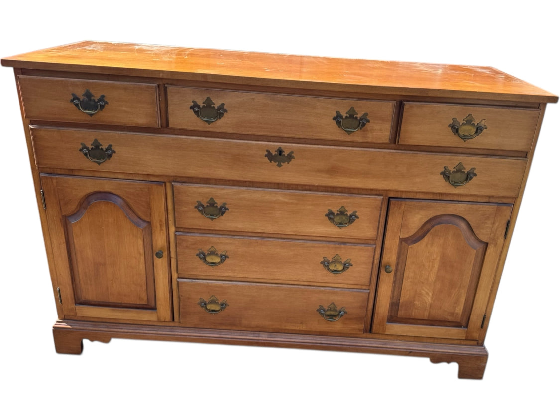 Maple Buffet