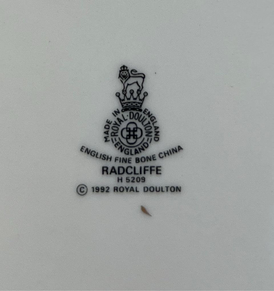 Royal Doyulton Radcliffe - 26 Plates