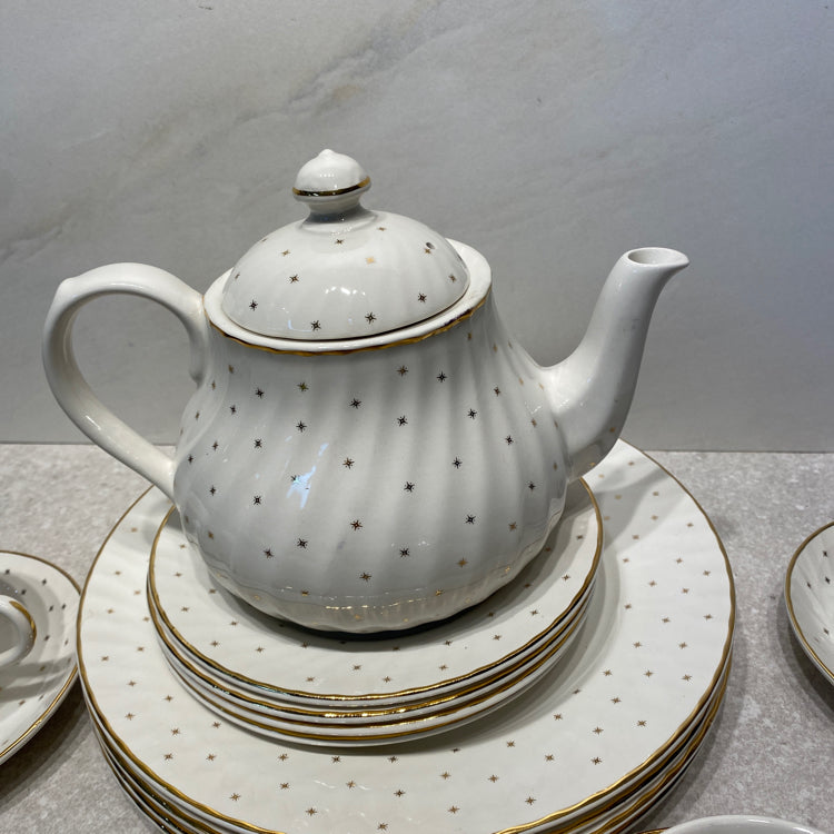 Laura Ashley Dinnerware Set