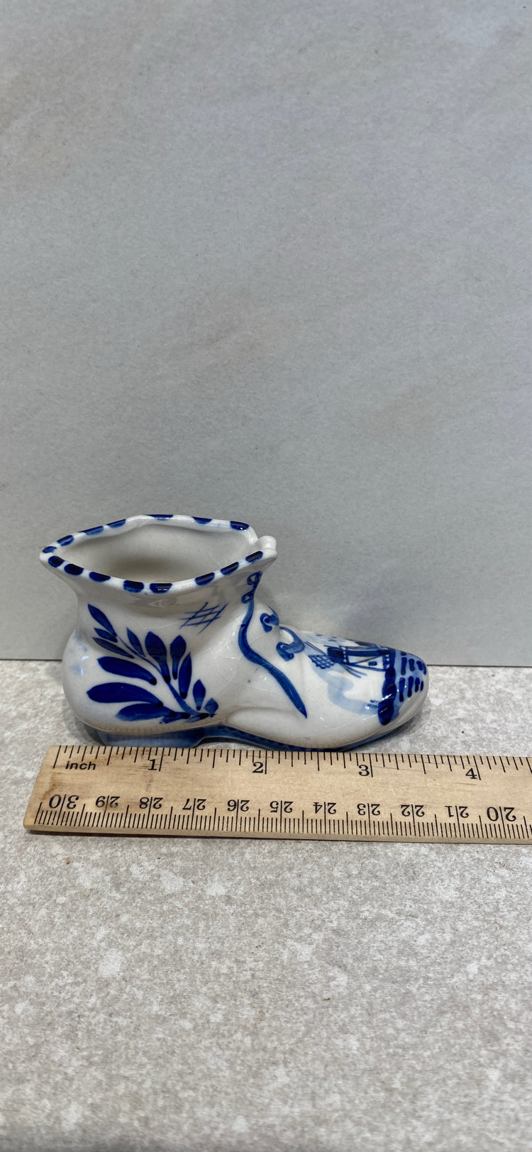 Delft Shoe