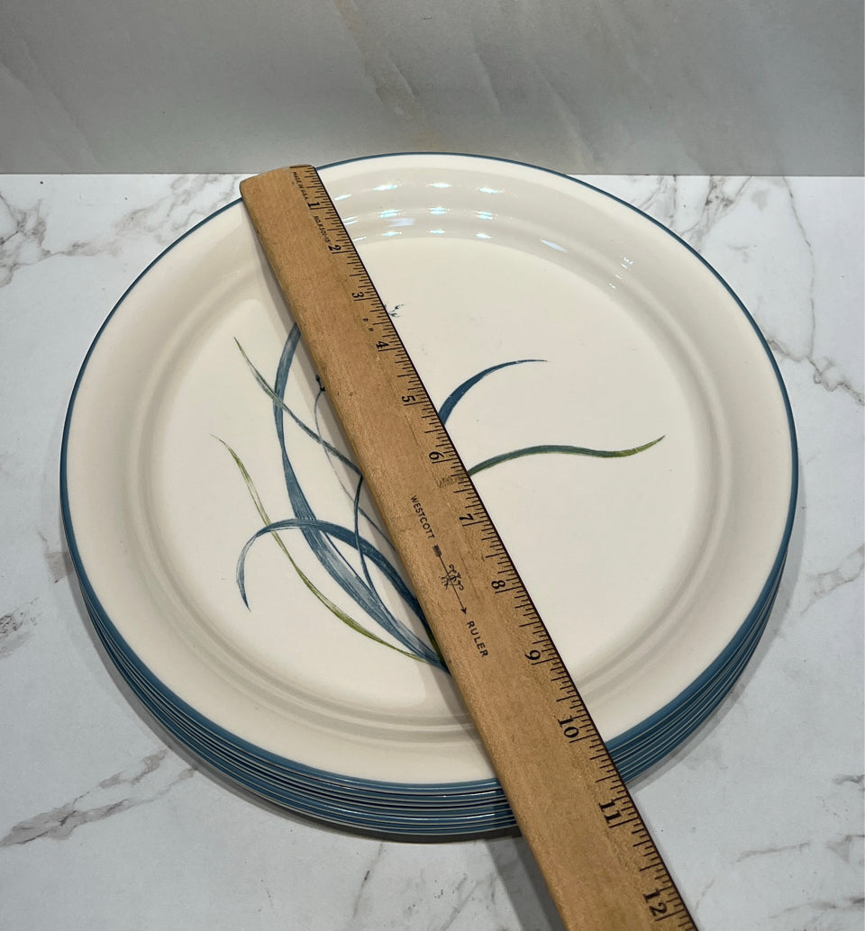 Set of 8 Corelle Dinner Plates