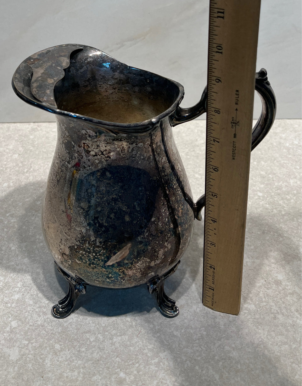Water pitcher