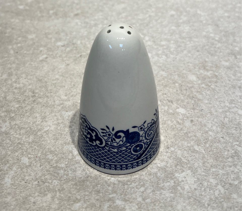 Blue Willow Shaker