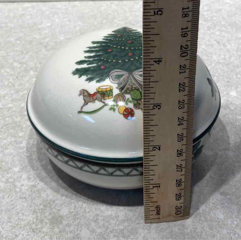 Mikasa Covered Bowl