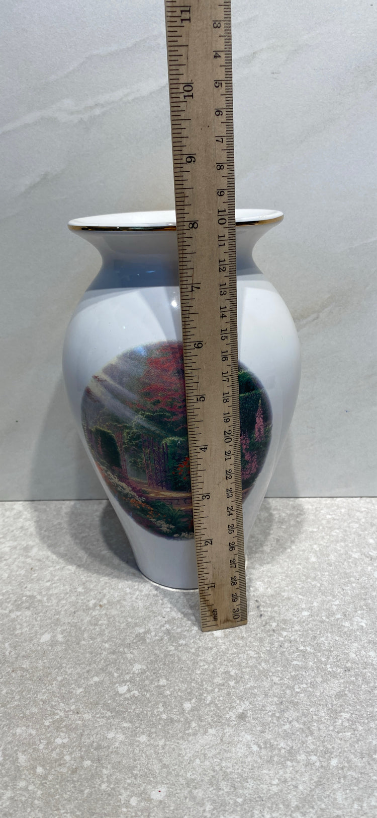 Thomas Kinkade Vase
