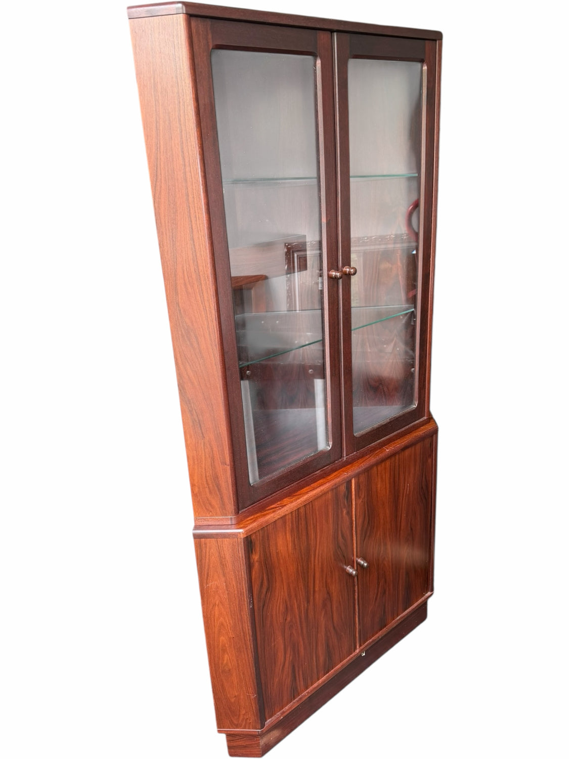 Corner Hutch