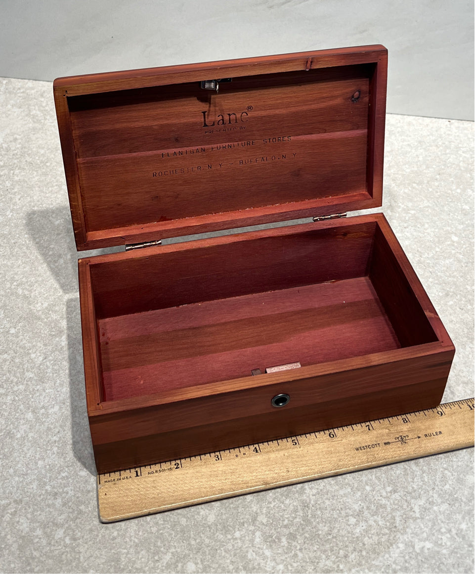 Lane Cedar Box