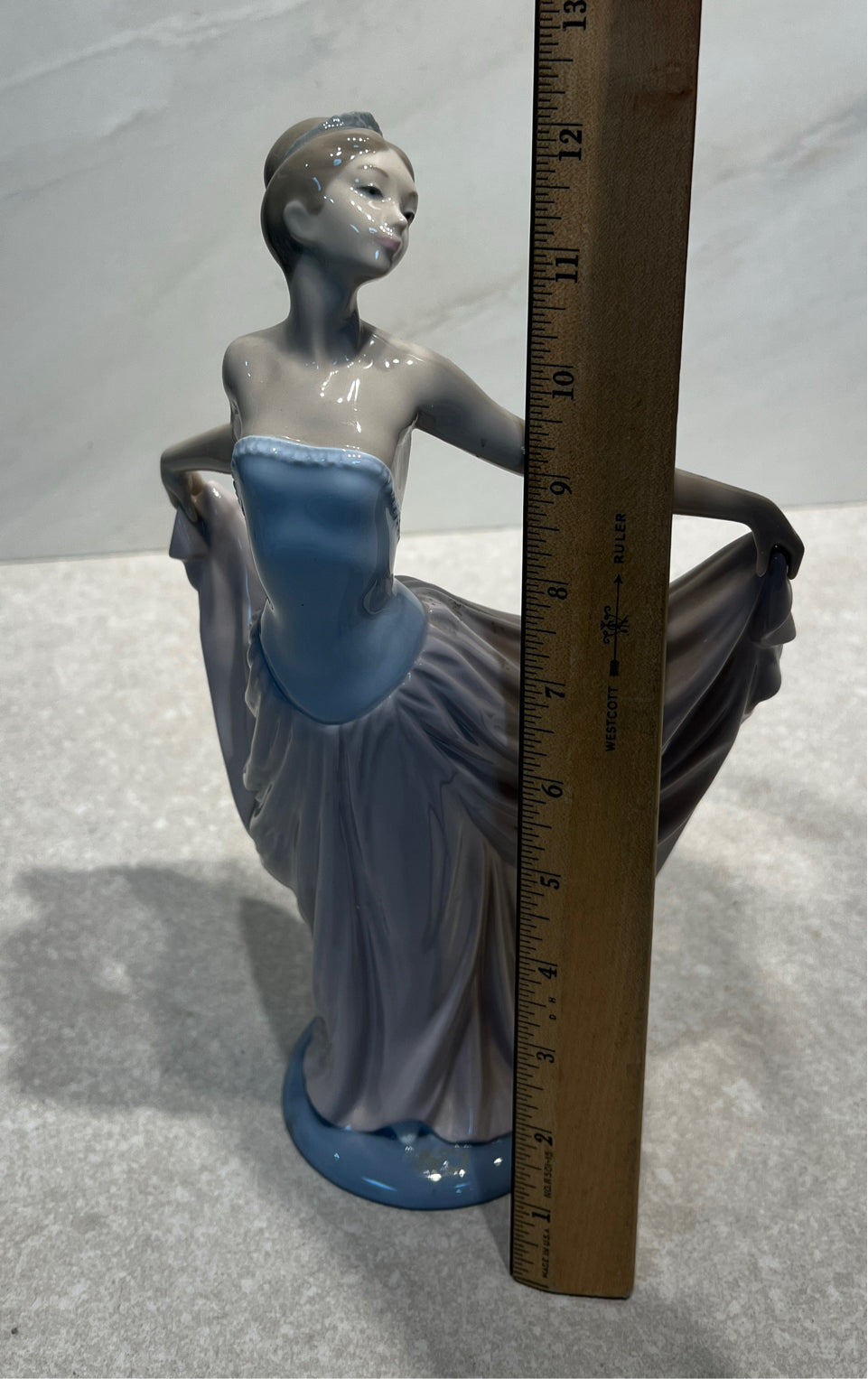 Lladro 5050 "The Dancer"