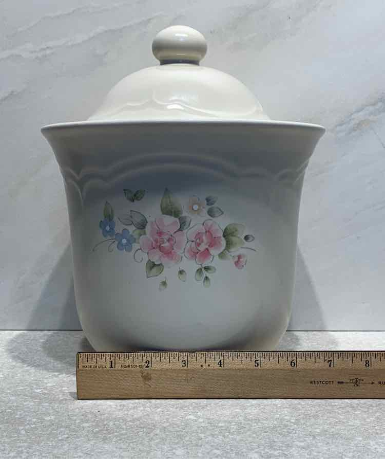 Pfaltzgraff Covereed Jar