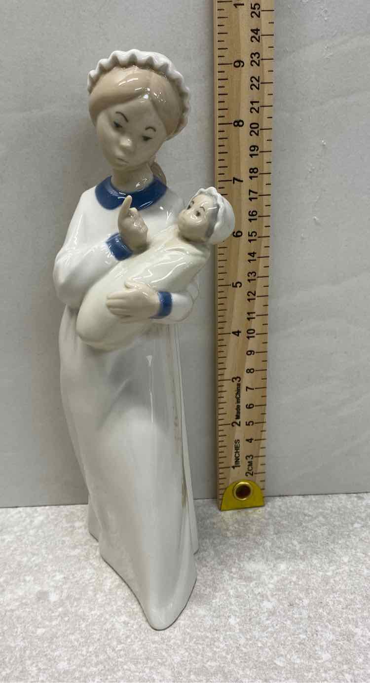 Rex Valentina Figurine