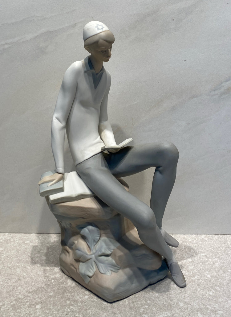 Lladro Hebrew Student #4684