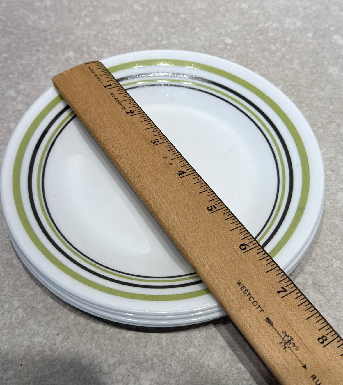 Set of 4 Corelle Plates