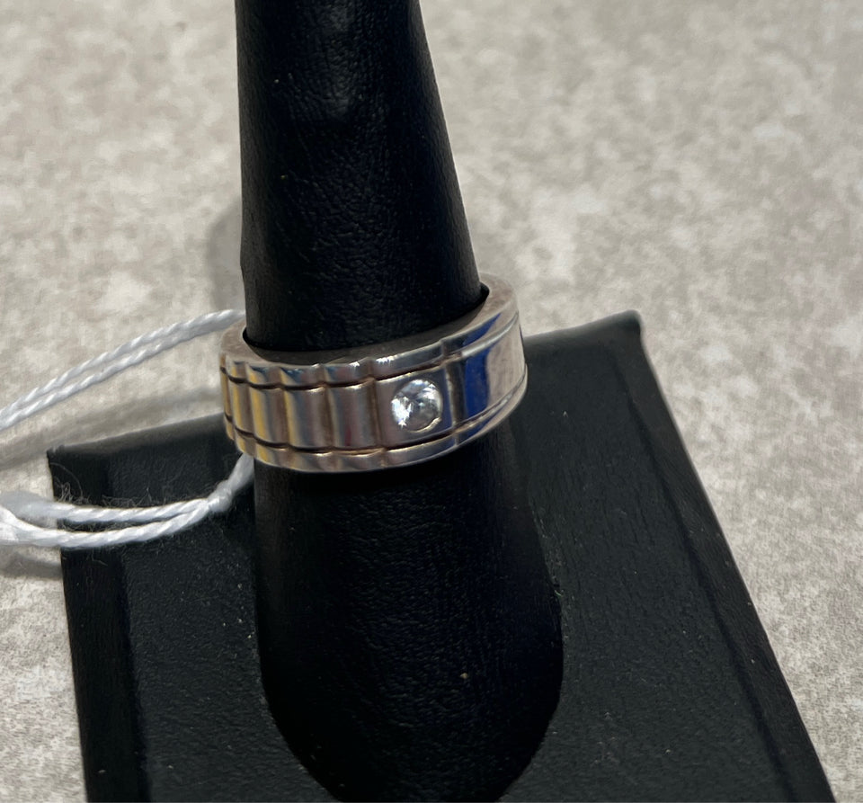 Sterling Ring - Size 8