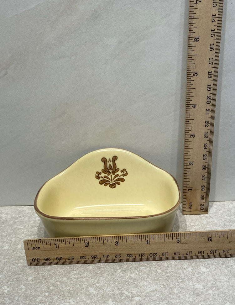 Pfaltzgraff Sponge Dish