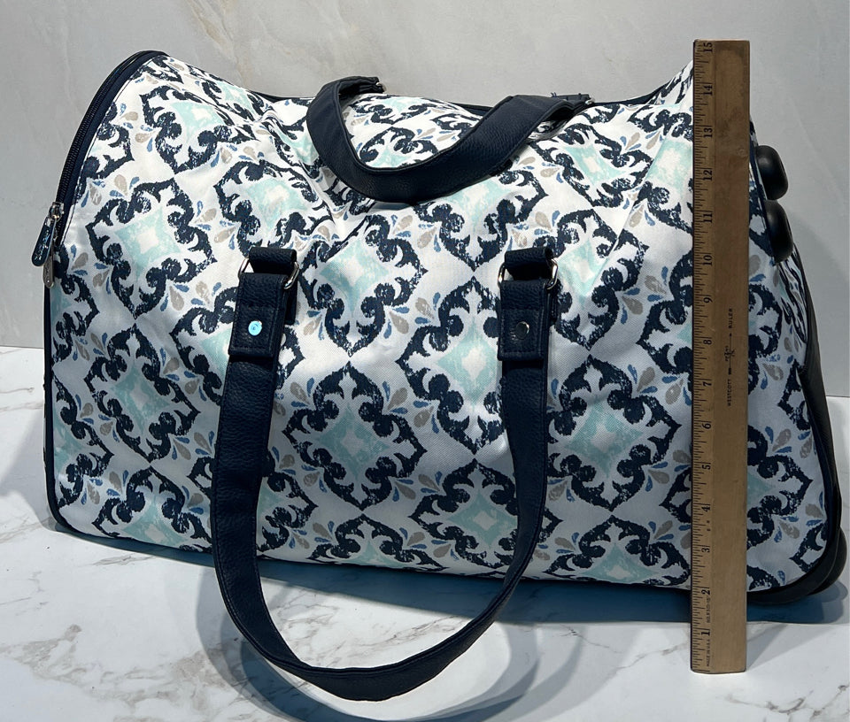 Thirty-One Duffel Bag on Wheels