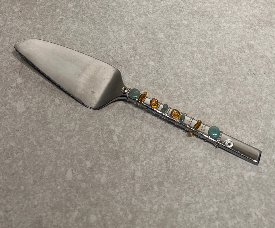 Serving utensil