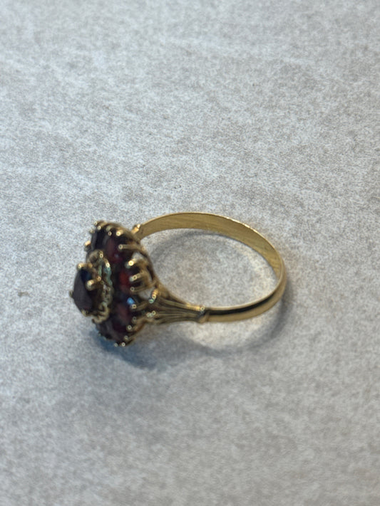 18K Gold Garnet Ring Sz. 6.25