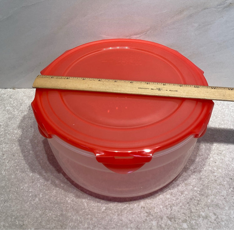 Lock & Lock Covered Bowl