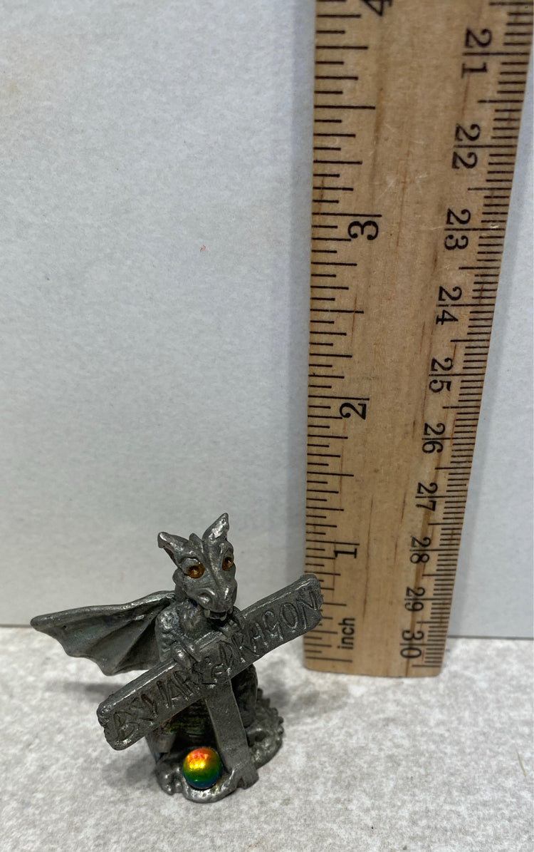Pewter Figurie