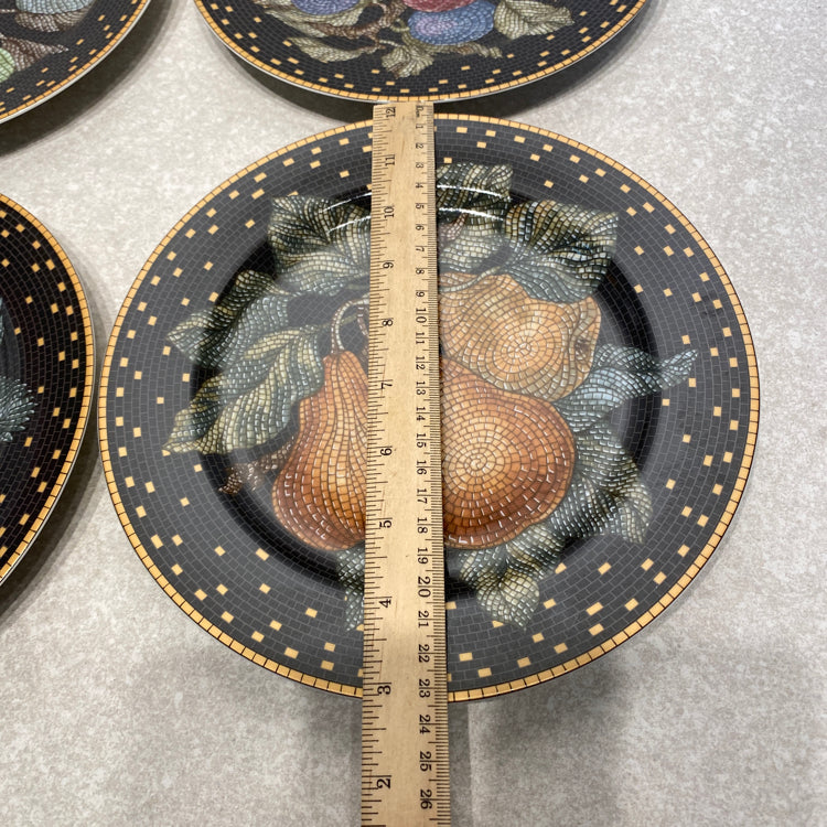 Set of 4 plates