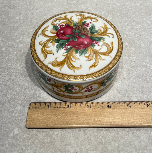 Mikasa Covered Dish