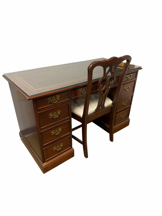 Desk With Chair