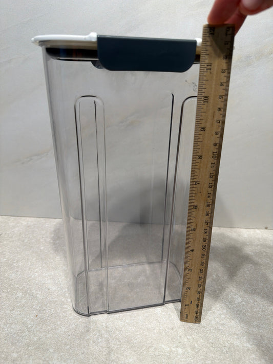 Container