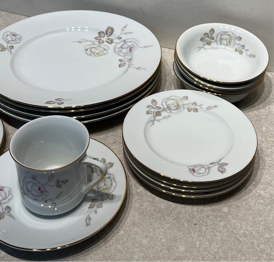 Bavaria Dinnerware Set