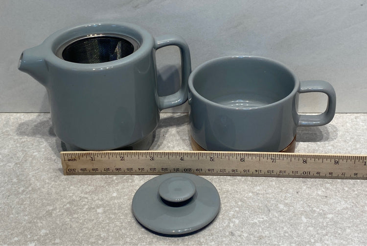 Teapot with Cup