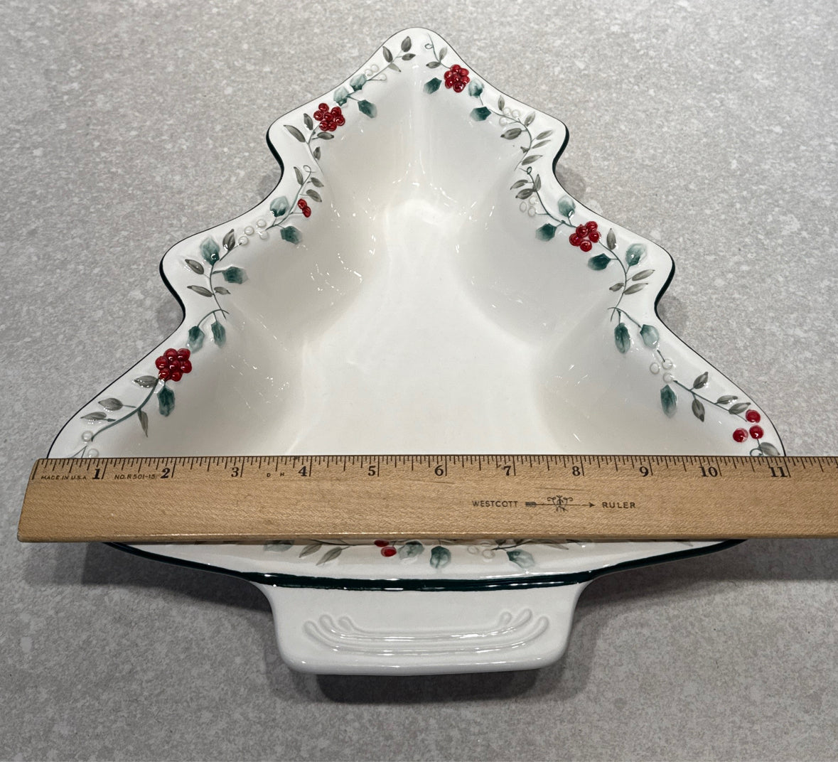 Pfaltzgraff Winterberry Tree Plate