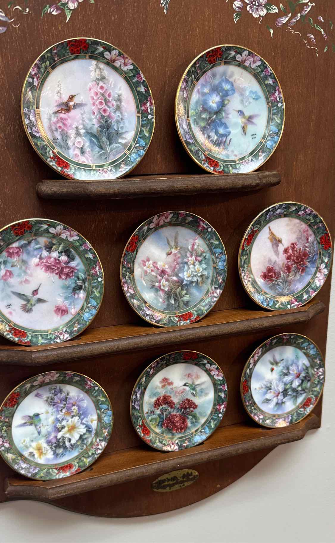 Franklin Mint Huming Bird Plate Set With Rack (As-Is)