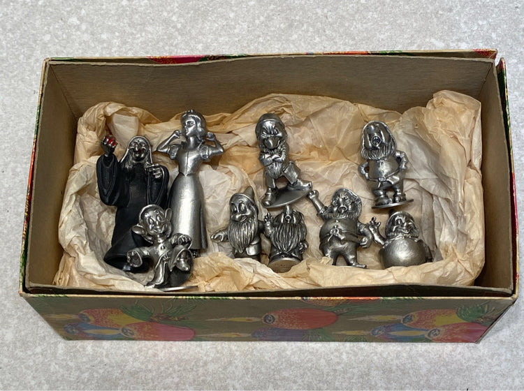 Vintage Snow White + 7 Dwarfs + Witch