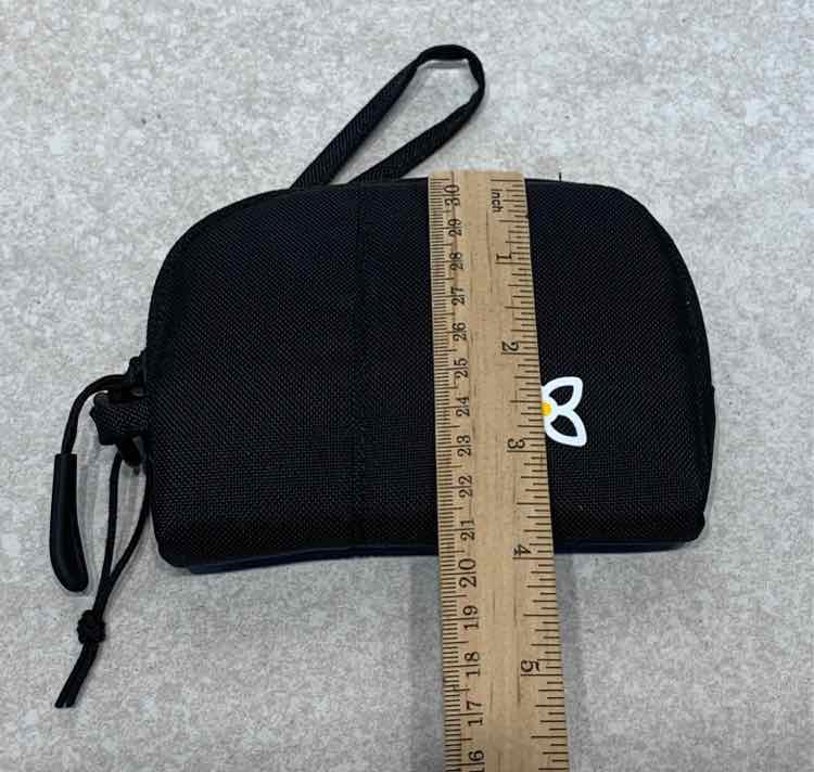 Sherpani Wristlet