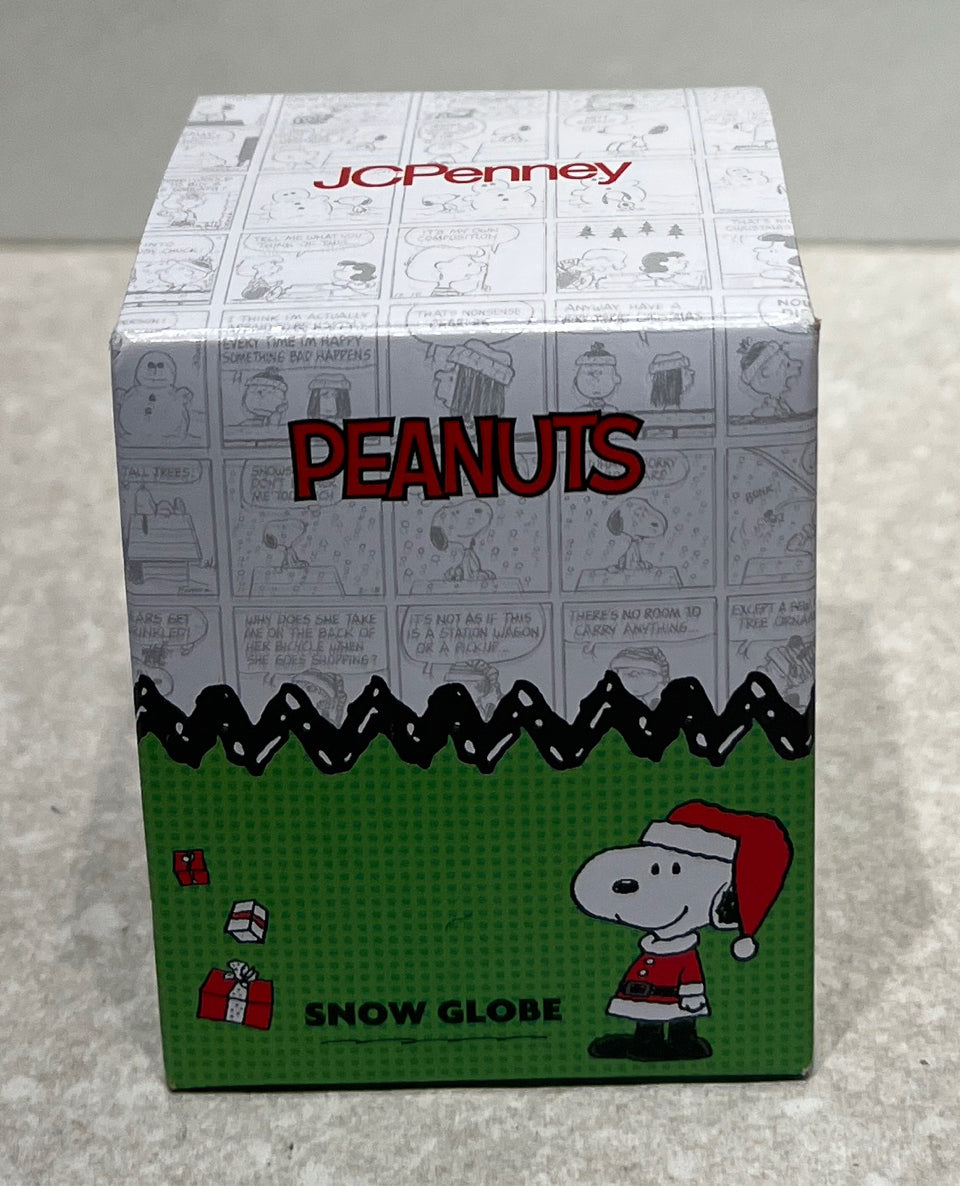 Snoopy Snow Globe