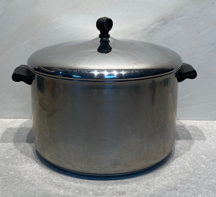 Covered Farberware Pot