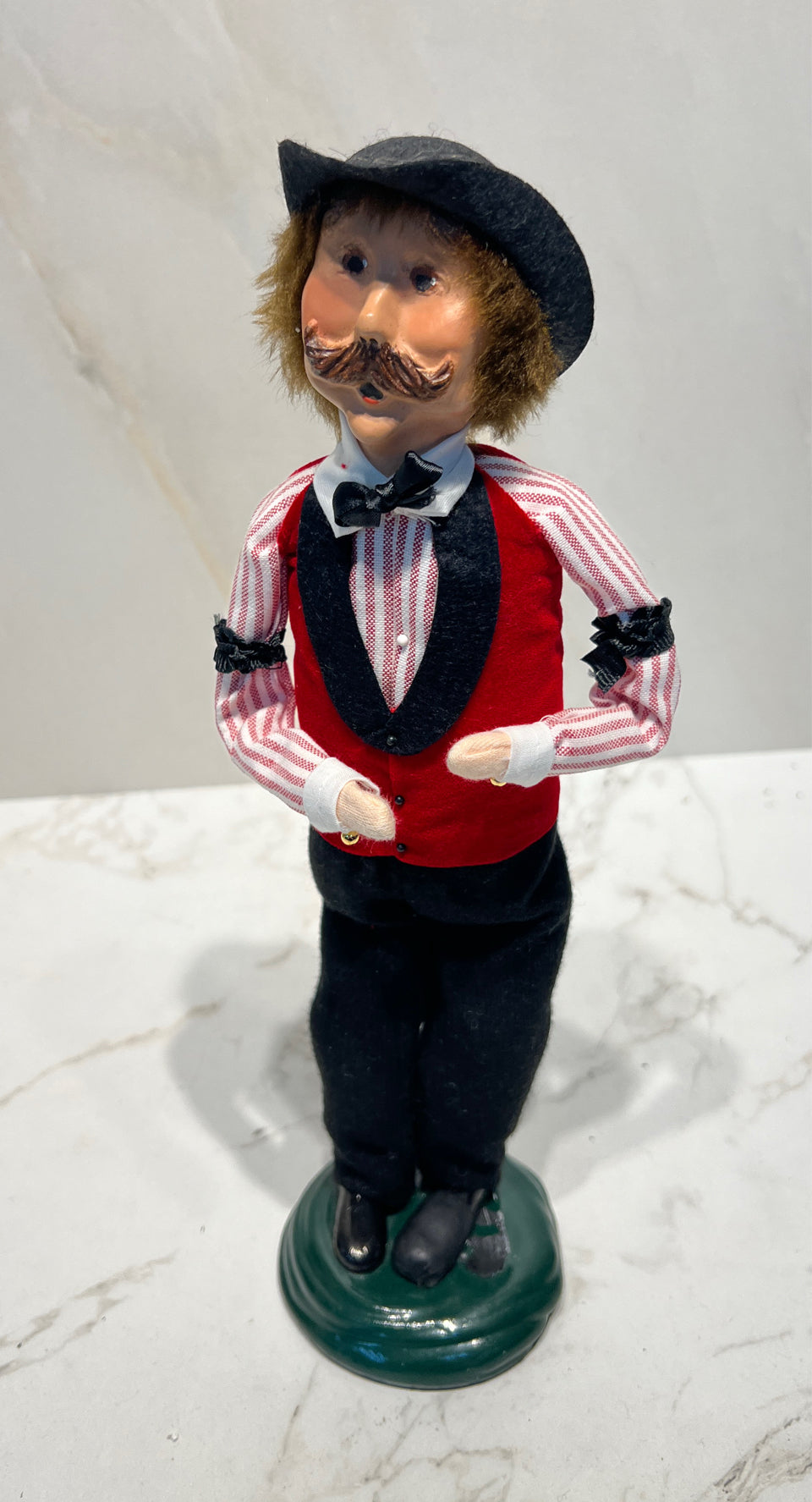 Byers Choice Caroler