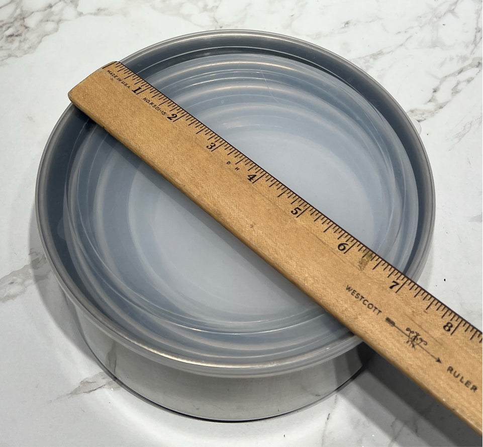 Set of Covered Bowls